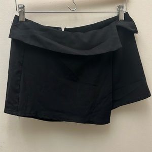 Tobi Black Skort Size Medium